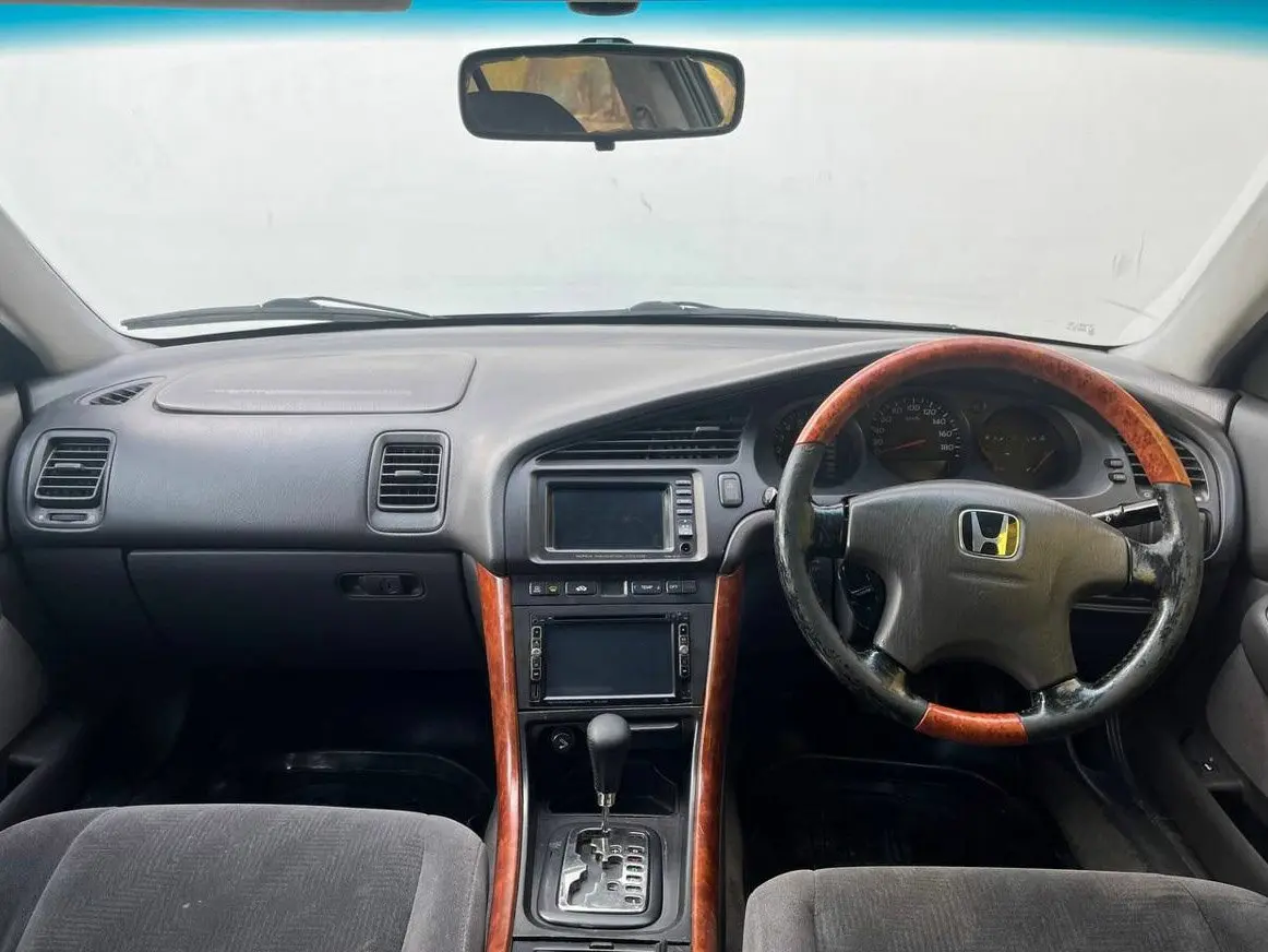 Honda Inspire III Рестайлинг Седан — фото 6