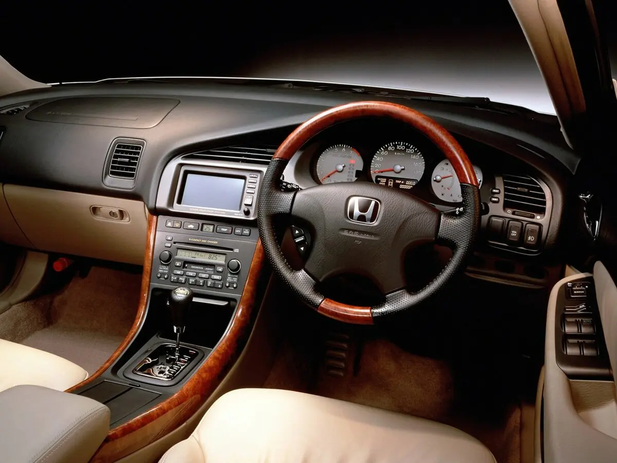 Honda Inspire III Рестайлинг Седан — фото 8