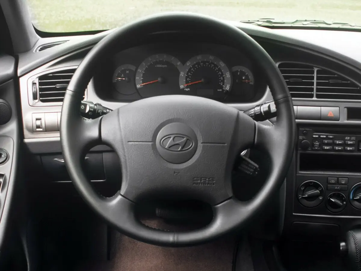 Hyundai Elantra III (XD) Седан — сүрөт 9