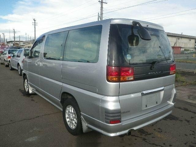 Isuzu Fargo Filly I Минивэн — фото 4