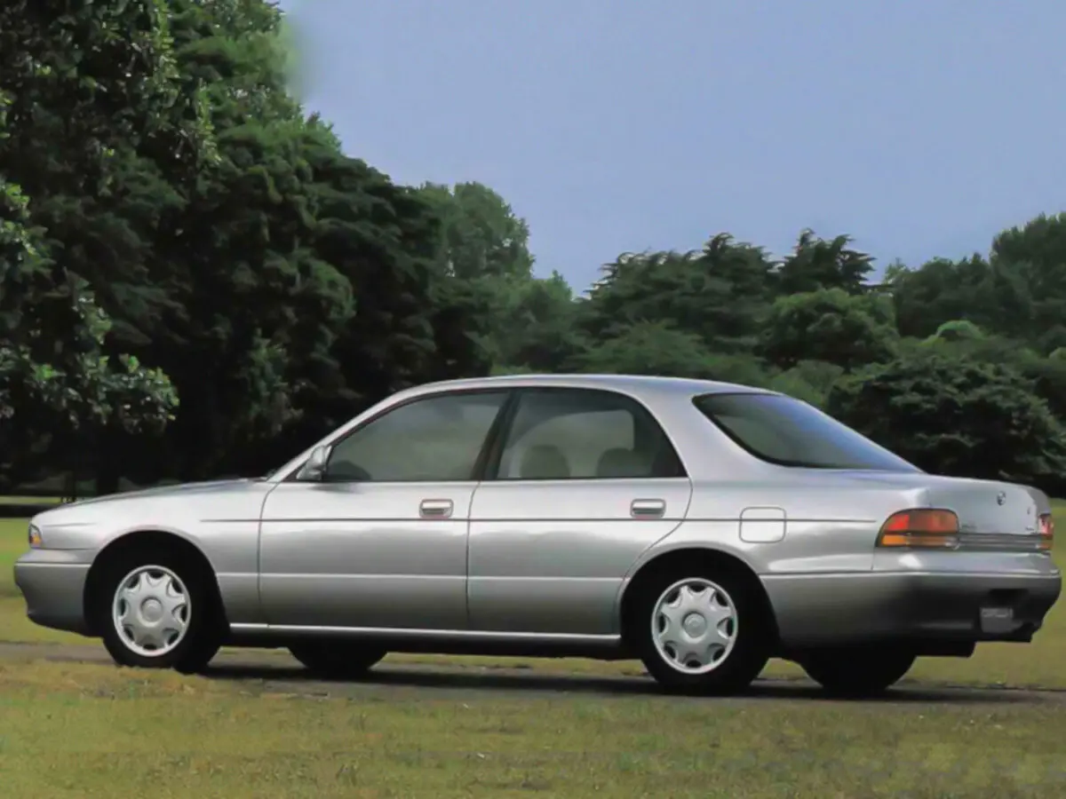 Mazda Capella V Седан — сүрөт 3