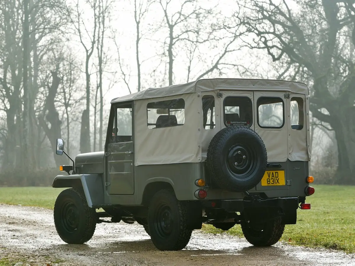 Mitsubishi Jeep J 1953 – 1998 Внедорожник 3 дв. — сүрөт 3