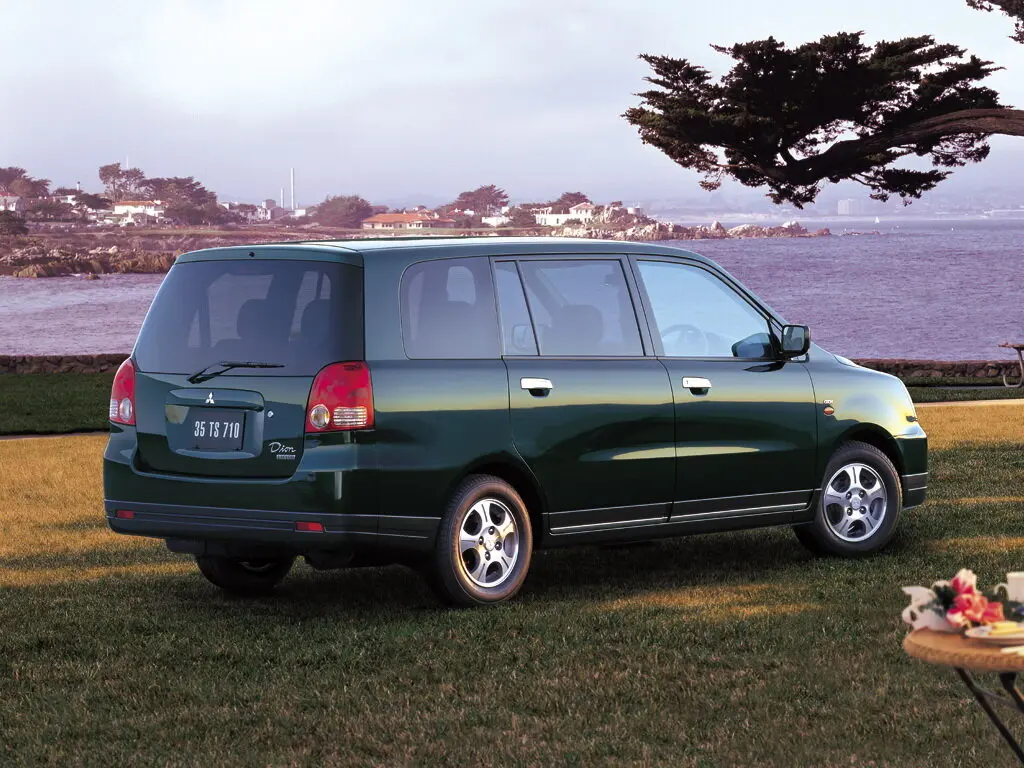 Mitsubishi Dion I Компактвэн — 照片 3