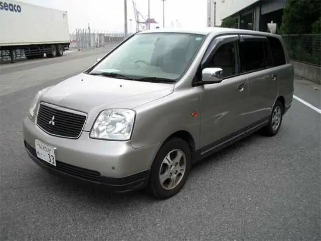 Mitsubishi Dion I Компактвэн — 照片 5