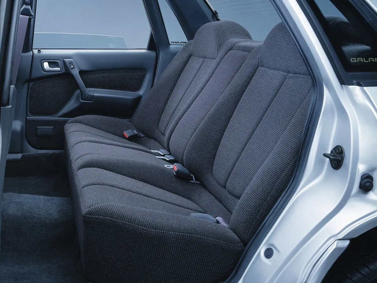 Mitsubishi Galant VI Седан — сүрөт 6