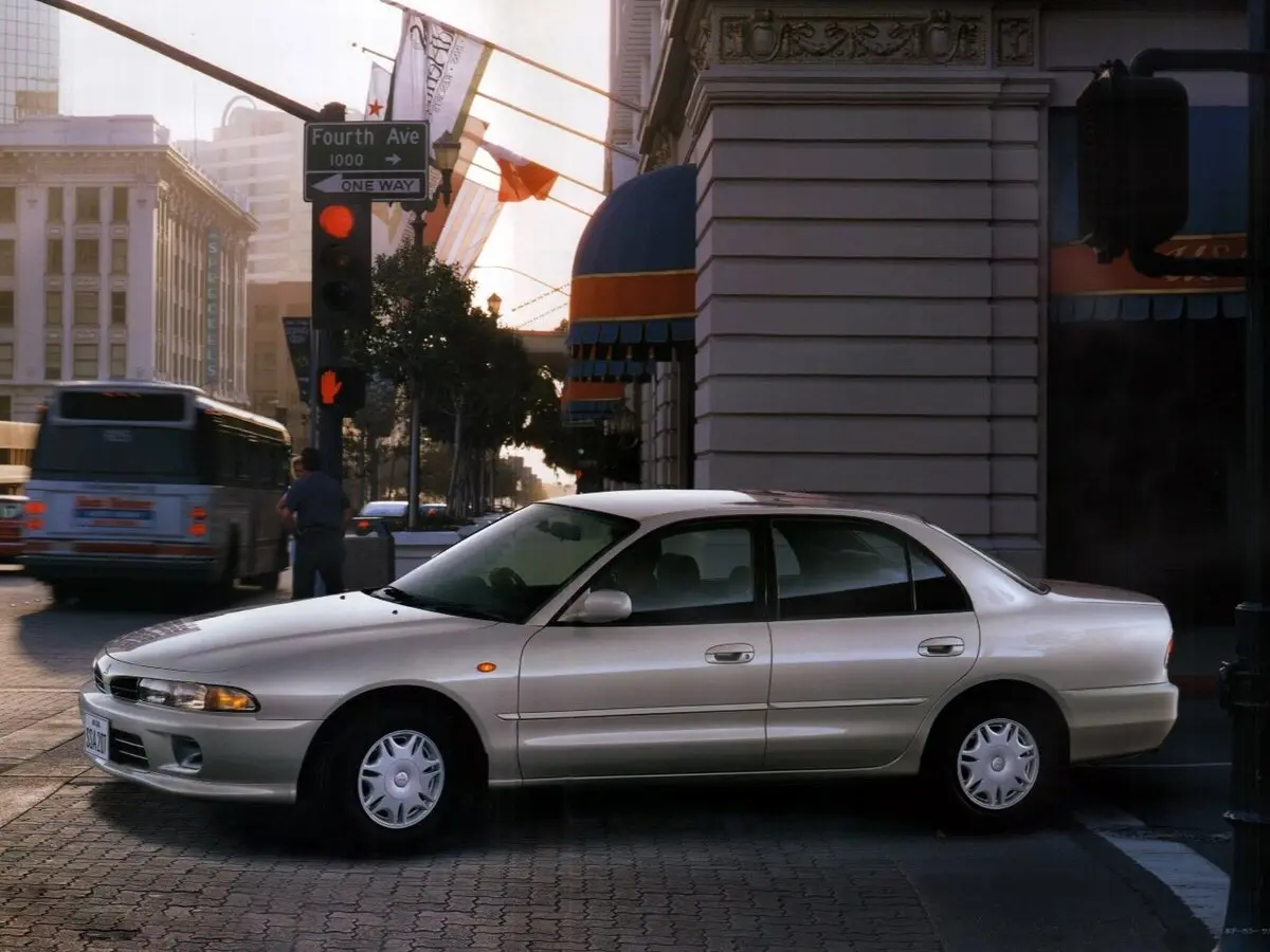 Mitsubishi Galant VII Седан — сүрөт 2
