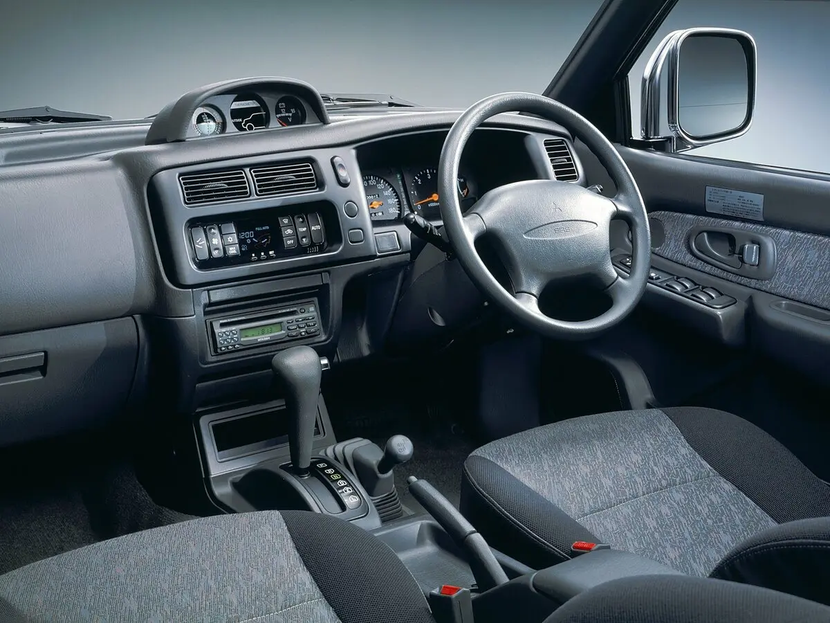 Mitsubishi Strada II Пикап Двойная кабина — сүрөт 3