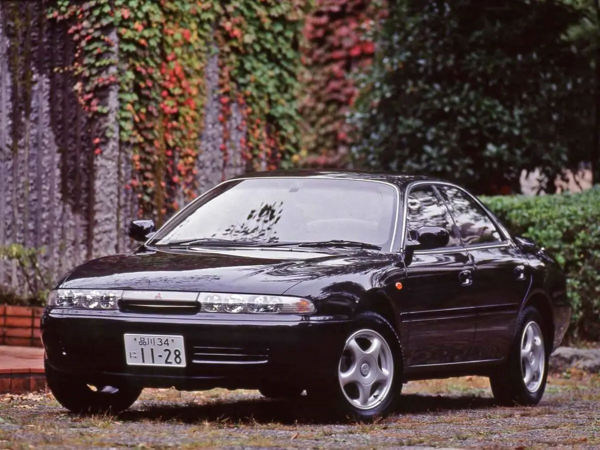 Mitsubishi Emeraude 1992 – 1996 Седан — сүрөт 2