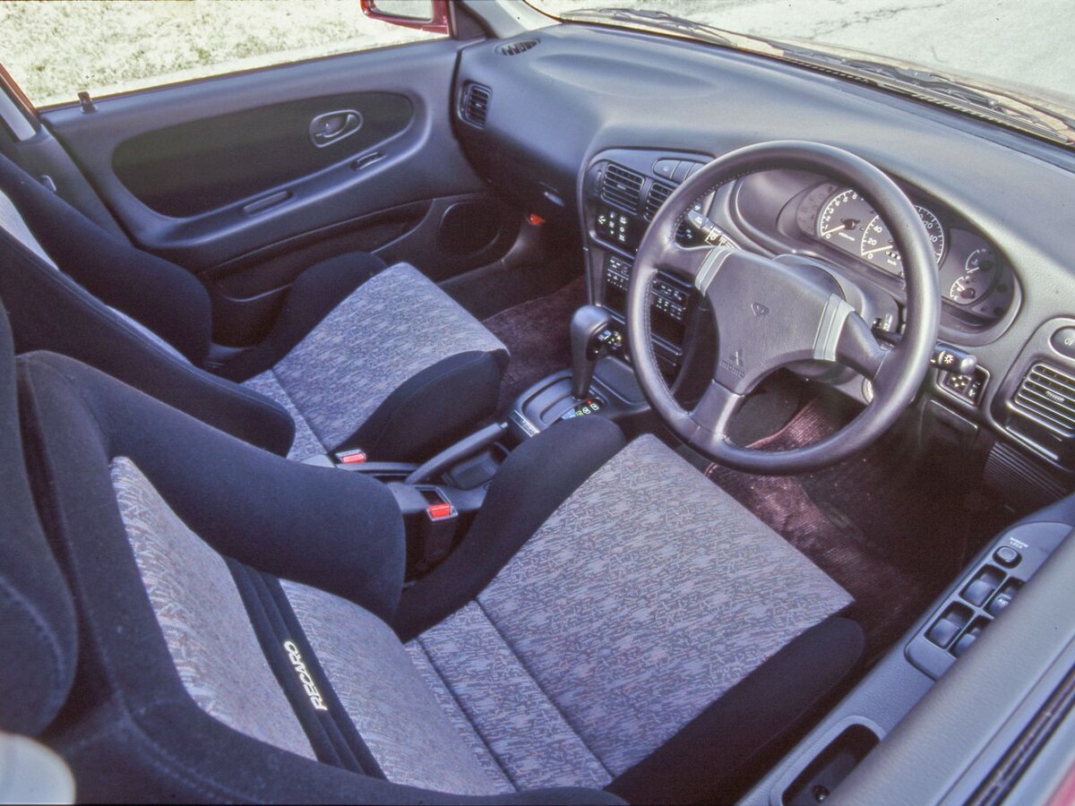 Mitsubishi Libero I Универсал 5 дв. — фото 5