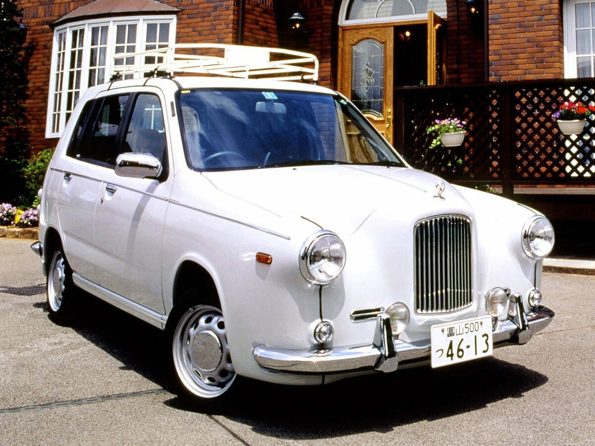 Mitsuoka Yuga 2000 – 2002