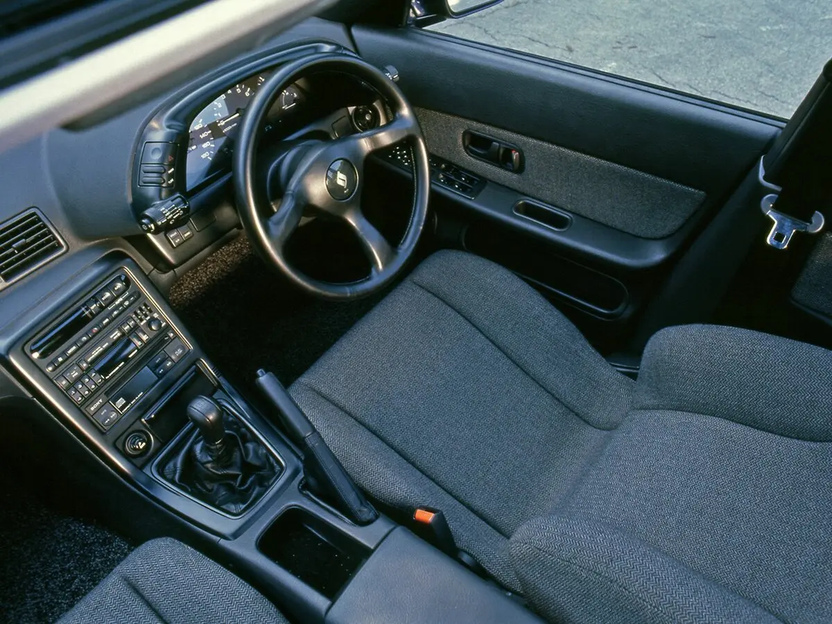 Nissan Skyline VIII (R32) Купе — сүрөт 7