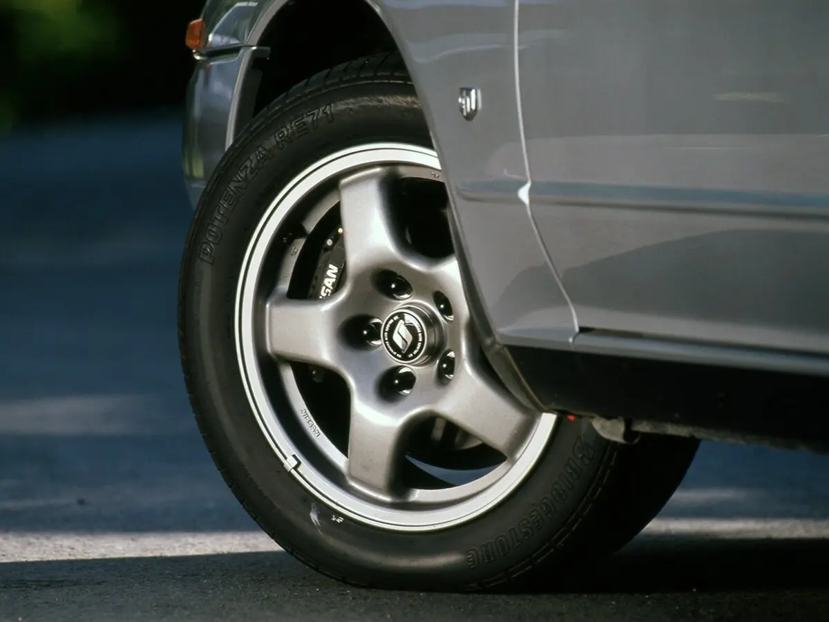 Nissan Skyline VIII (R32) Купе — сүрөт 9