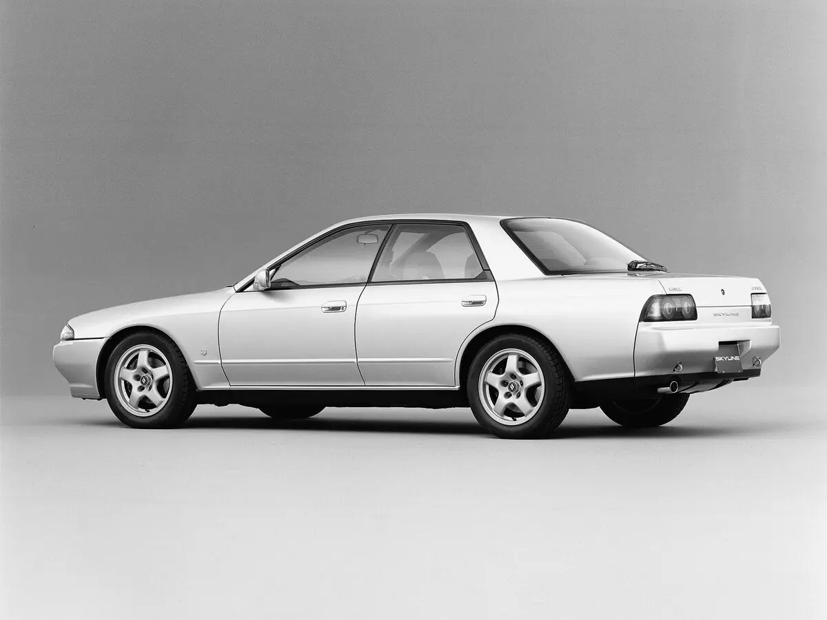 Nissan Skyline VIII (R32) Седан — сүрөт 3