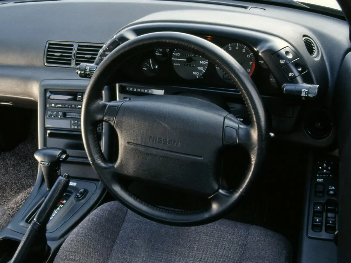 Nissan Skyline VIII (R32) Седан — сүрөт 6