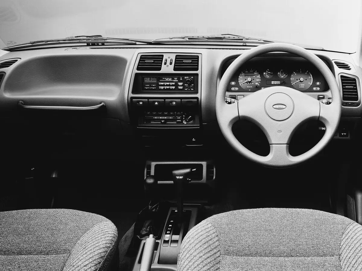 Nissan Mistral 1994 – 1999 Внедорожник 5 дв. — сүрөт 5