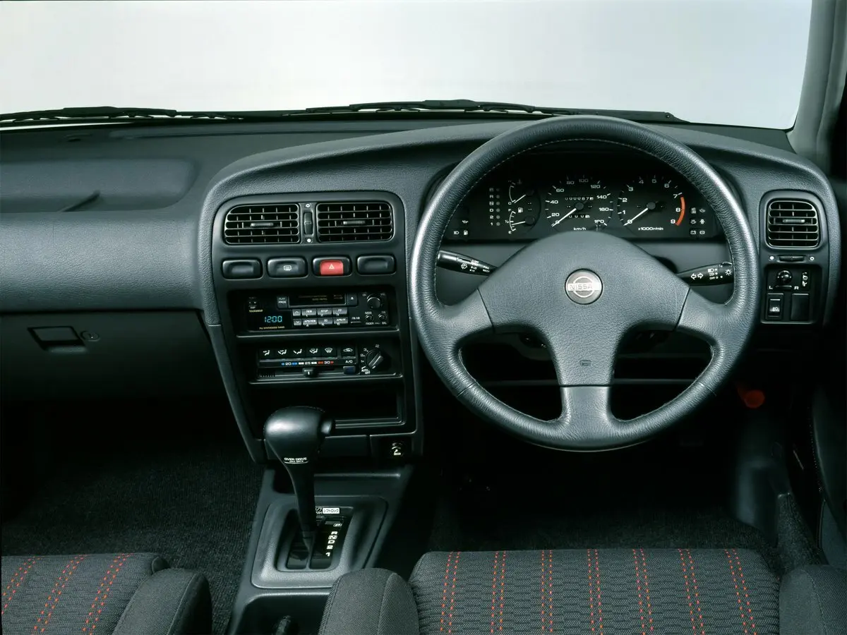 Nissan Primera I (P10) Седан — фото 6