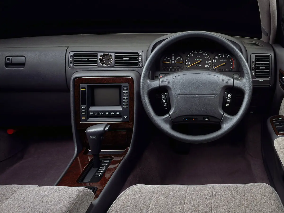 Nissan Cedric VIII (Y32) Седан — сүрөт 5