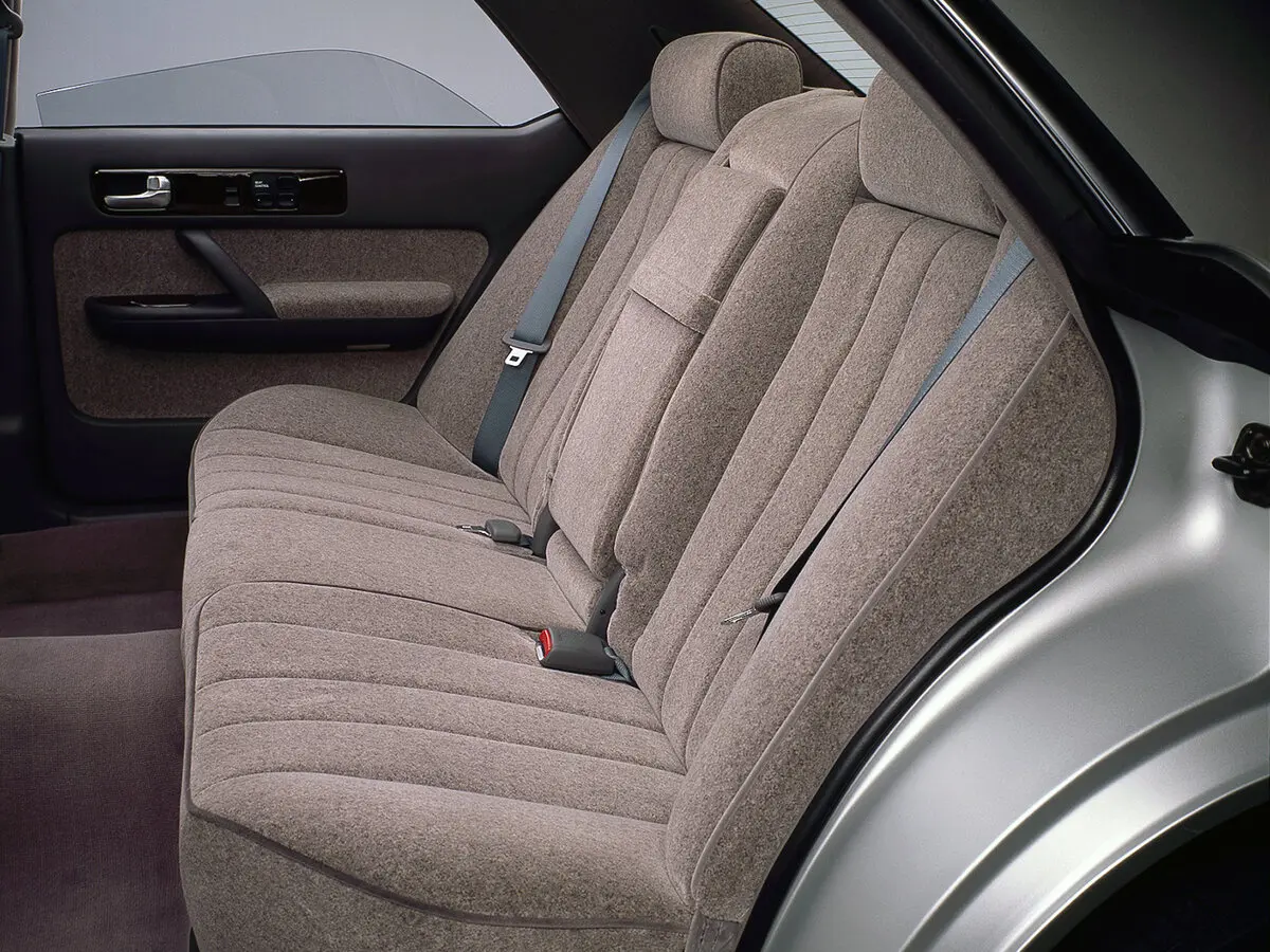 Nissan Cedric VIII (Y32) Седан — сүрөт 7