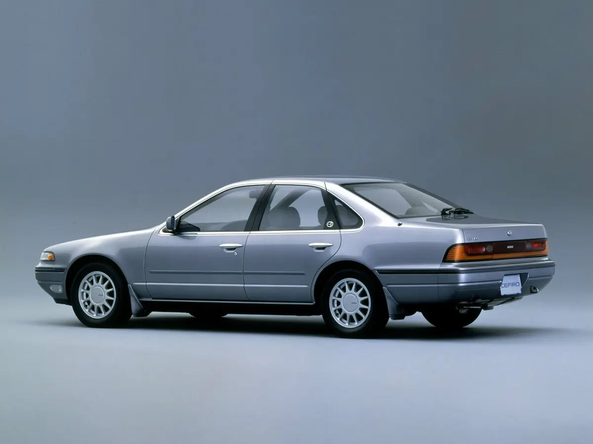 Nissan Cefiro I (A31) Седан — фото 2