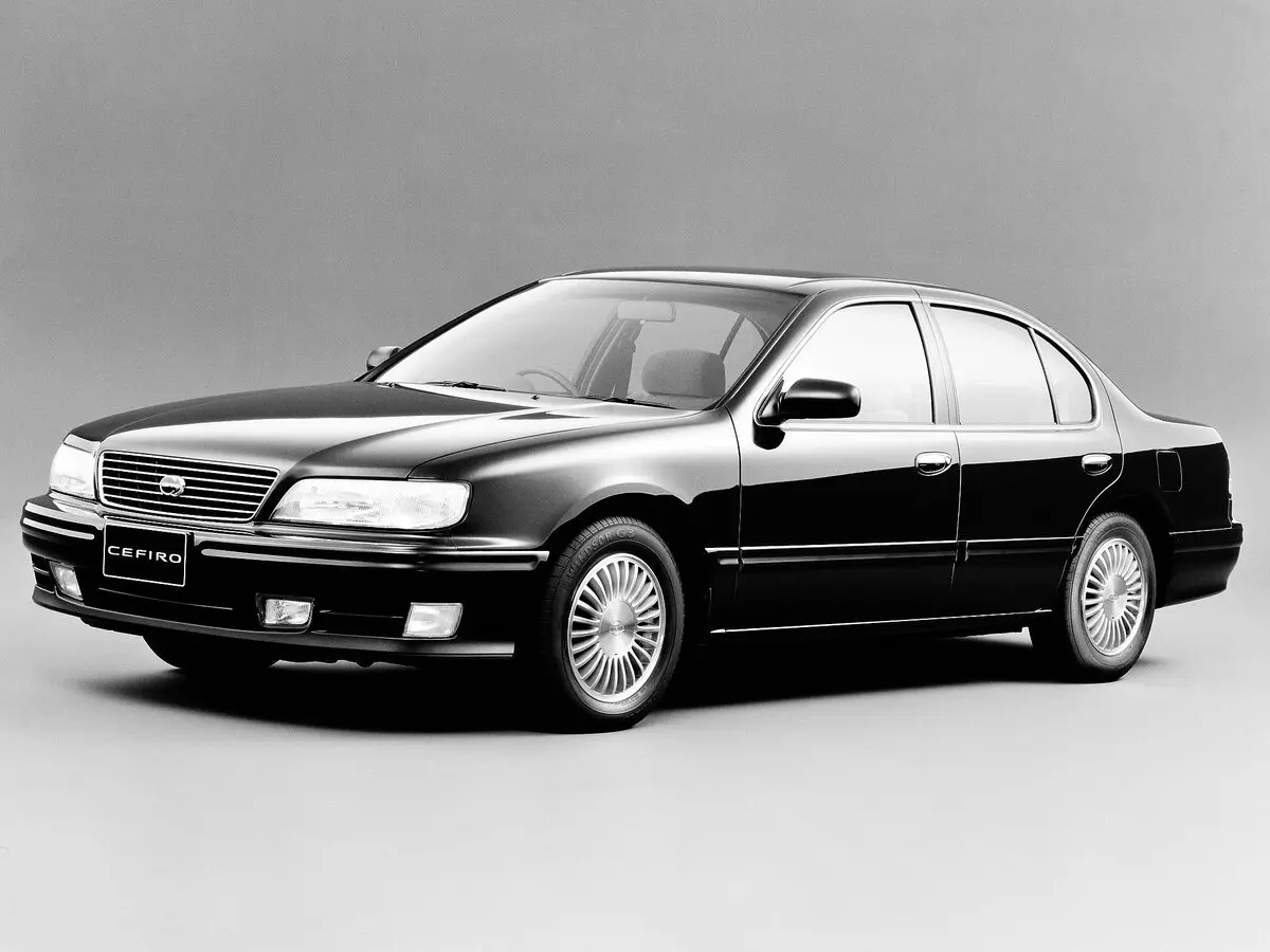 Nissan Cefiro II (A32) Седан