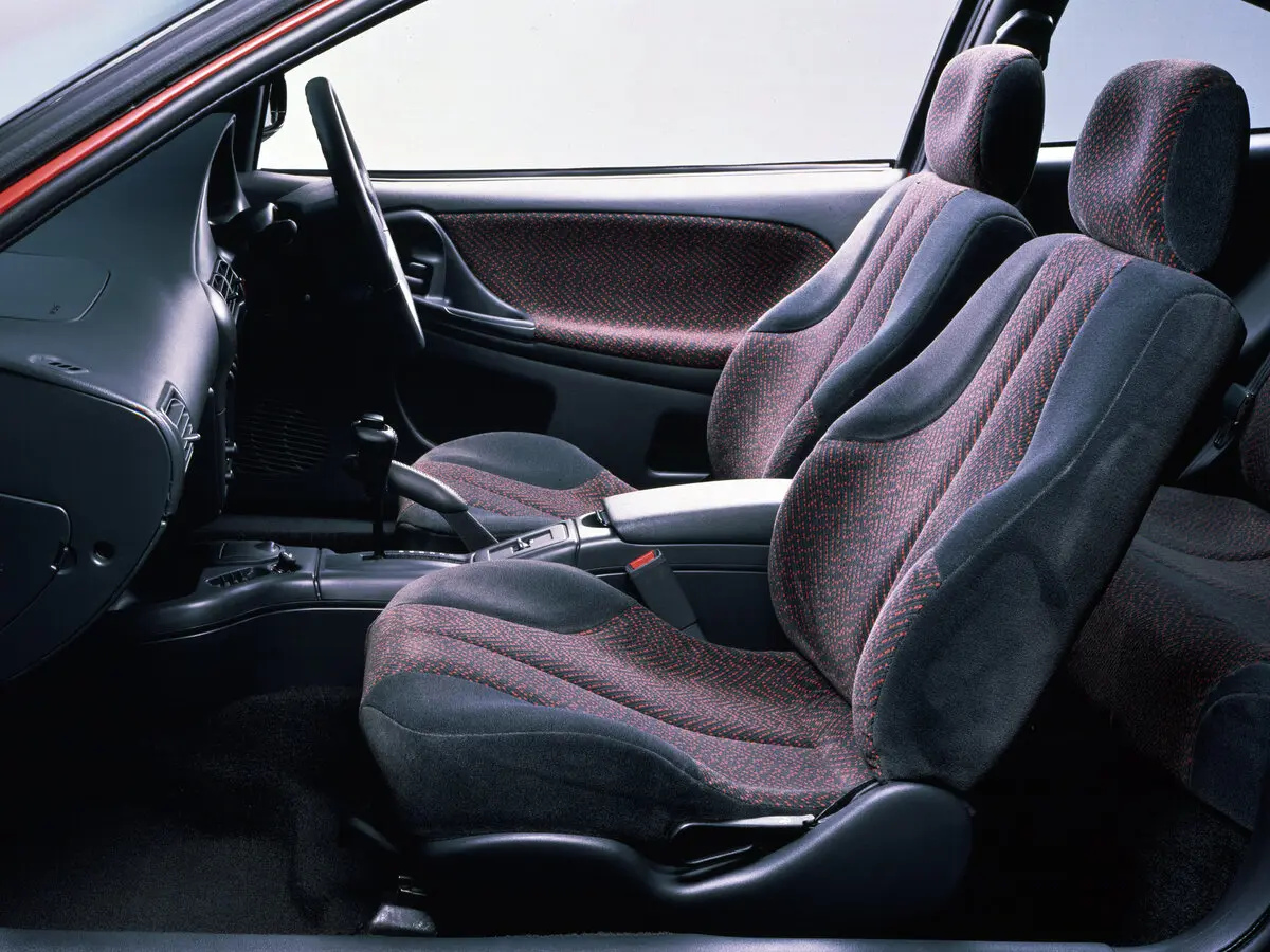 Nissan Tino 1998 – 2003 Компактвэн — 照片 5