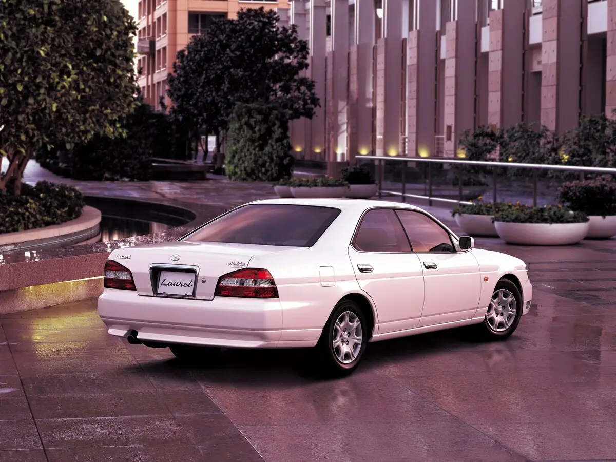 Nissan Laurel VIII (C35) Седан — сүрөт 4