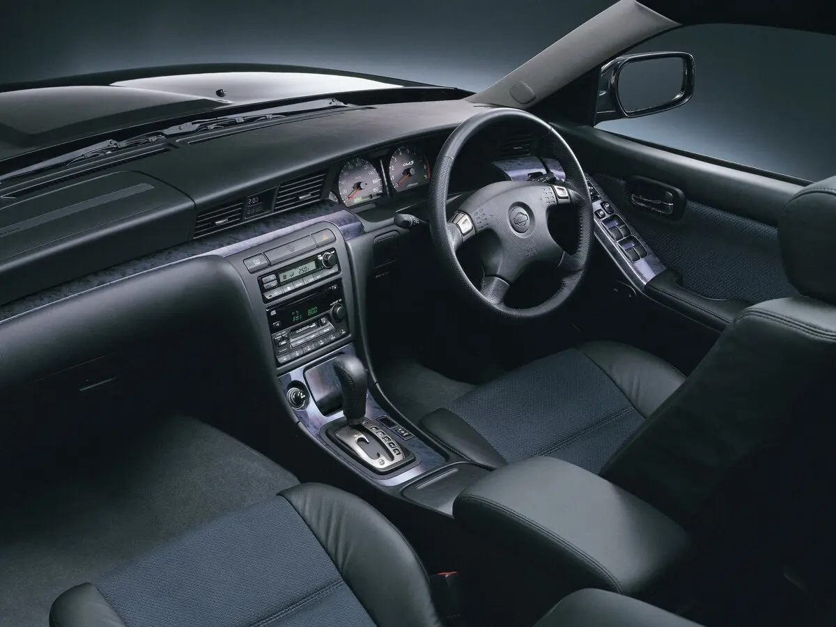 Nissan Laurel VIII (C35) Седан — сүрөт 6