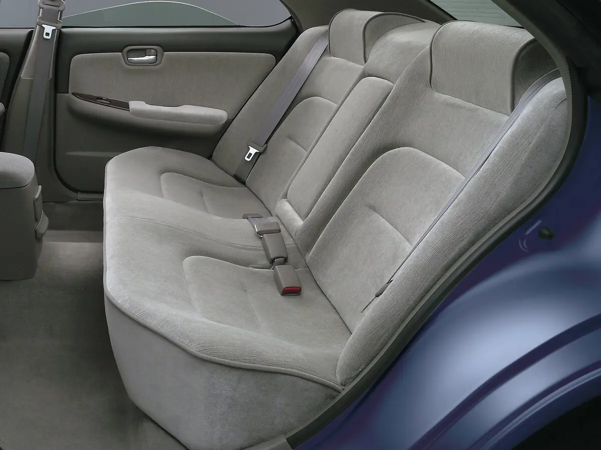 Nissan Laurel VIII (C35) Седан — сүрөт 9
