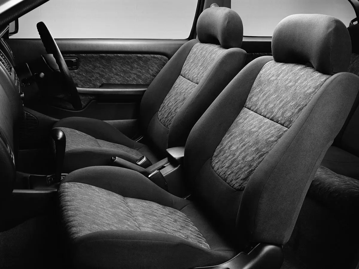 Nissan Lucino 1994 – 1999 Хэтчбек 3 дв. — photo 3
