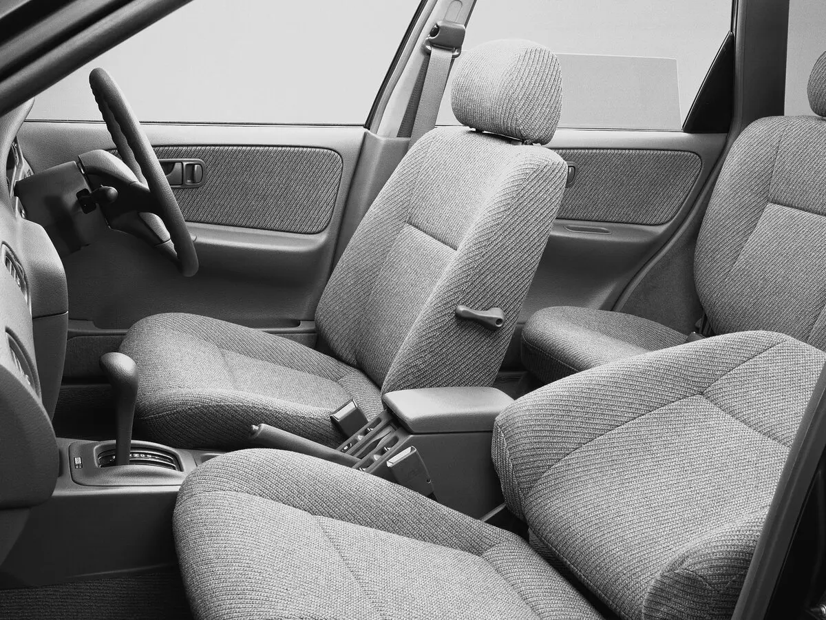 Nissan Avenir I (W10) Универсал 5 дв. — сүрөт 6