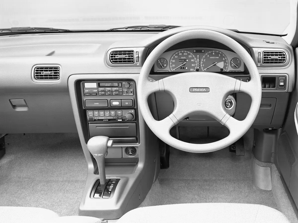 Nissan Presea I Седан — сүрөт 3