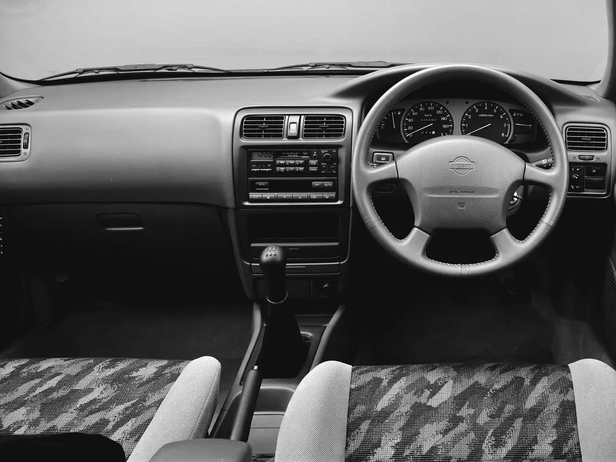 Nissan Presea II Седан — photo 3