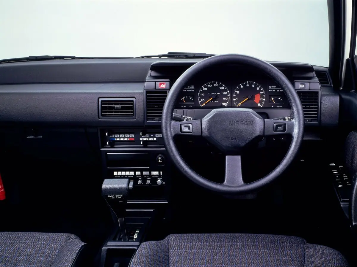 Nissan Pulsar III (N13) Седан — сүрөт 3