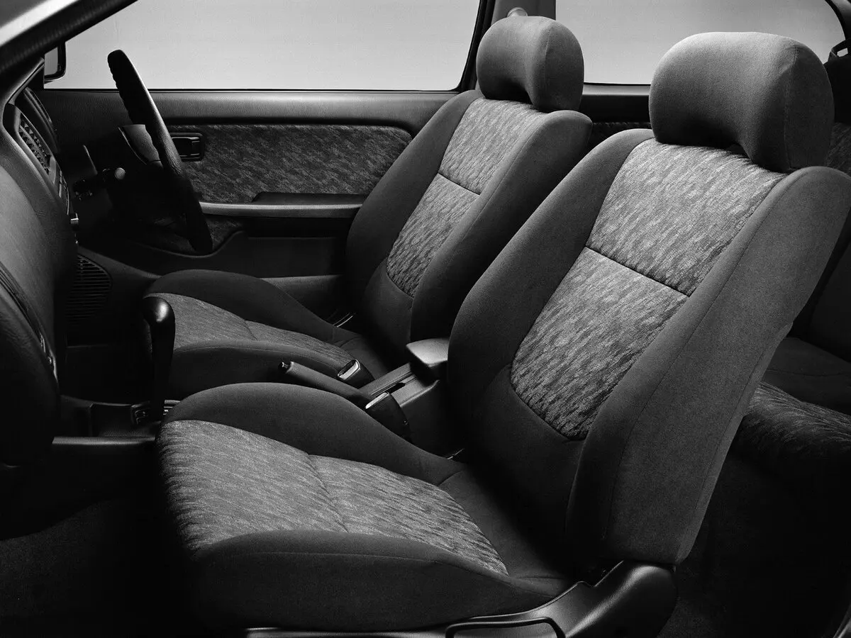 Nissan Pulsar V (N15) Седан — сүрөт 3