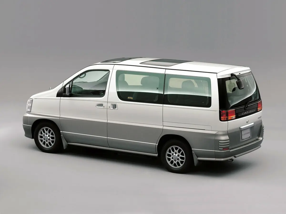 Nissan Elgrand I (E50) Минивэн Caravan Elgrand — сүрөт 3