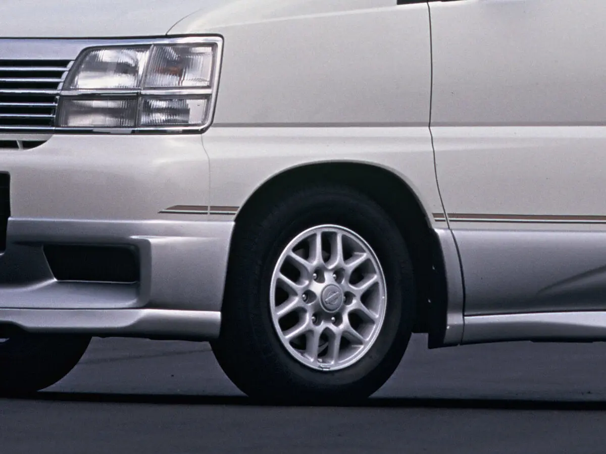 Nissan Elgrand I (E50) Минивэн Caravan Elgrand — сүрөт 6