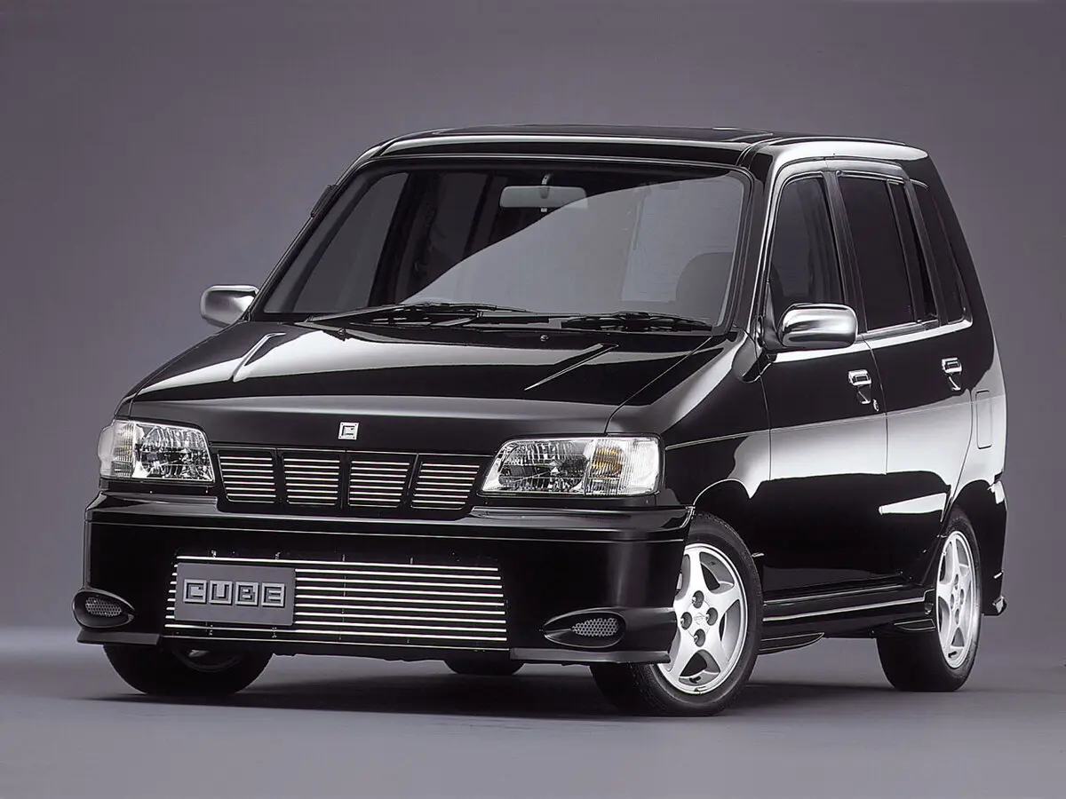 Nissan Cube I (Z10) Компактвэн — фото 3