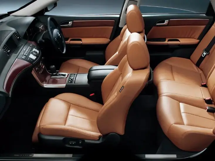 Nissan Fuga I Седан — 照片 8