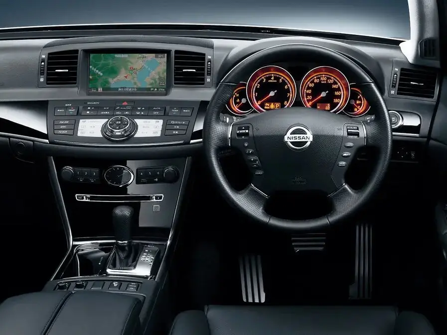 Nissan Fuga I Седан — 照片 9