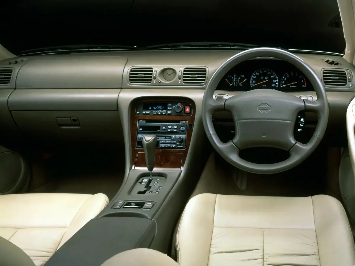 Nissan Leopard III (Y32) Седан — photo 3