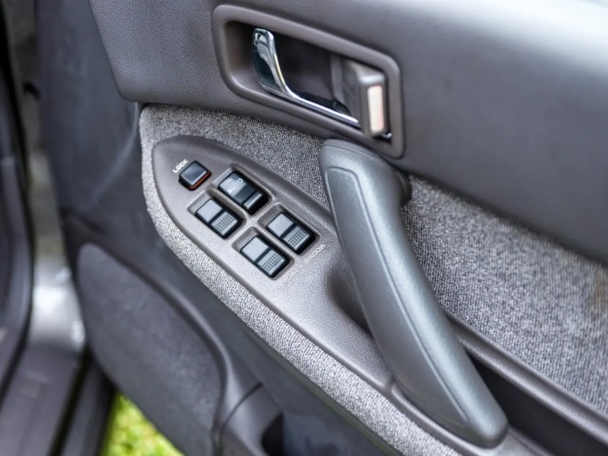 Subaru Legacy I Универсал 5 дв. — фото 10