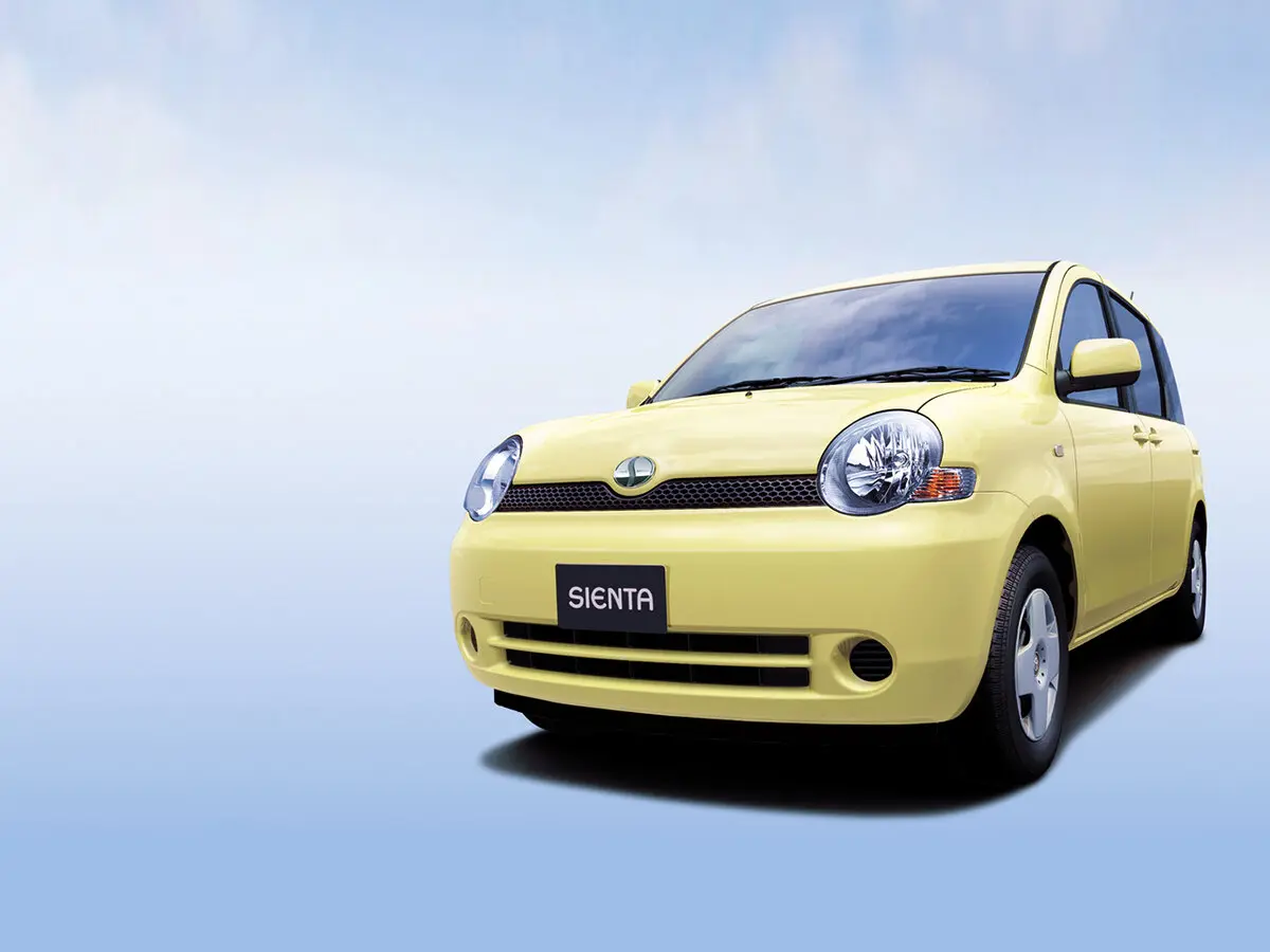 Toyota Sienta I Компактвэн — фото 3