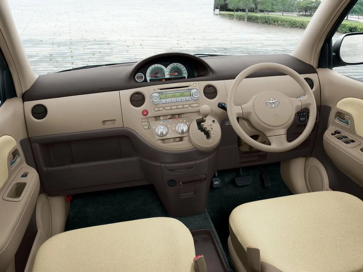 Toyota Sienta I Компактвэн — фото 5