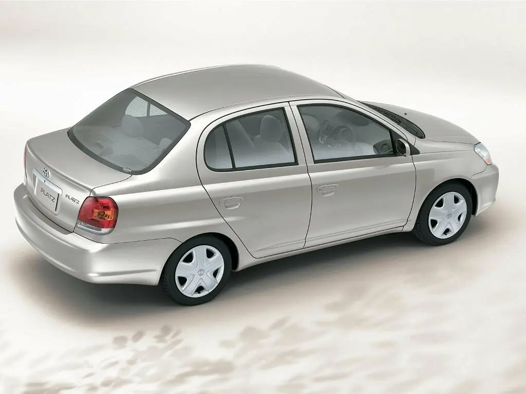 Toyota Platz 1999 – 2005 Седан — фото 4