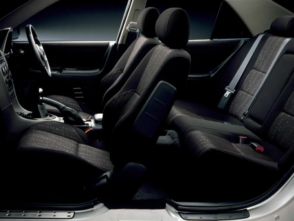 Toyota Altezza 1998 – 2005 Седан — photo 6