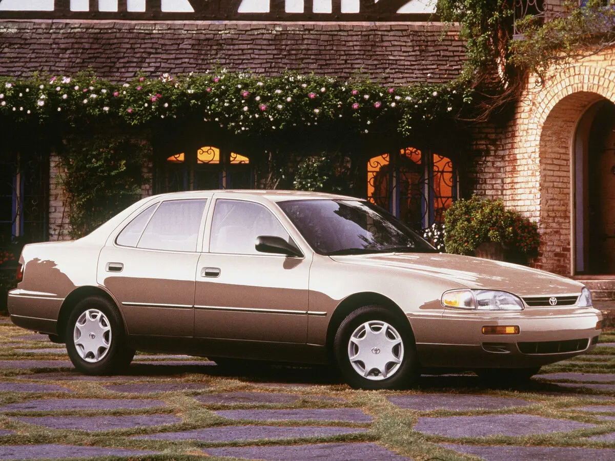 Toyota Camry III (XV10) Седан