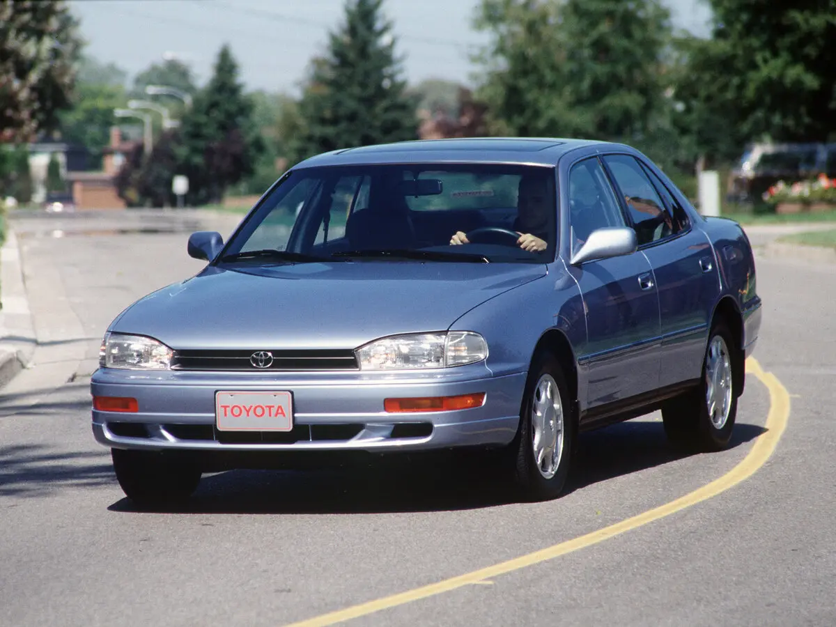 Toyota Camry III (XV10) Седан — photo 3