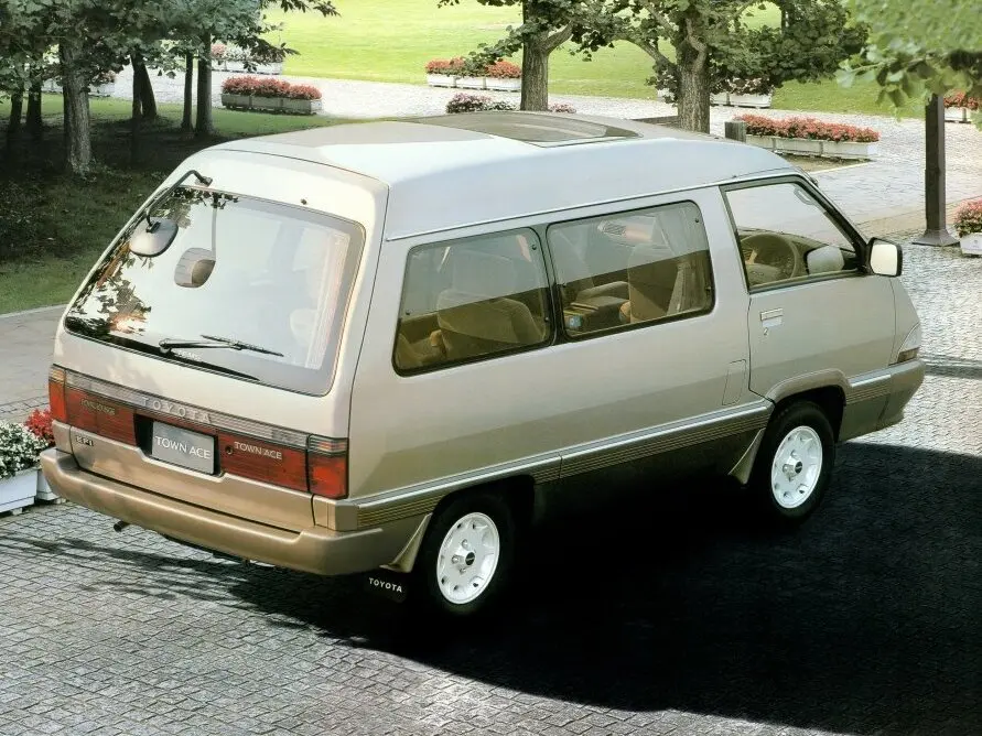 Toyota Town Ace II Рестайлинг 2 Компактвэн — фото 2
