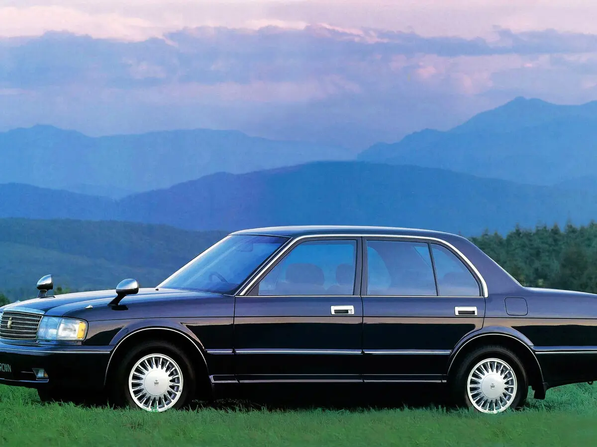Toyota Crown VIII (S130) Седан — 照片 2