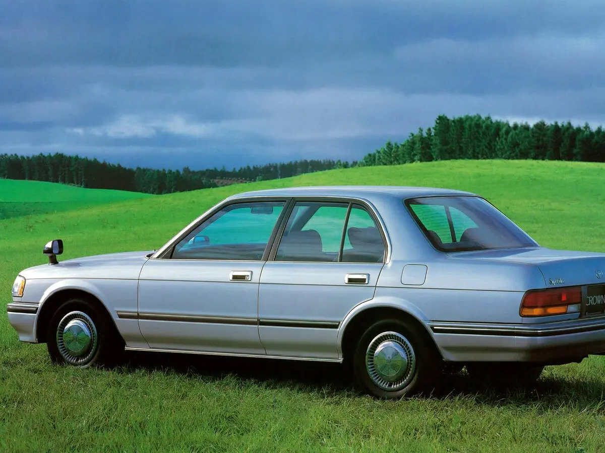 Toyota Crown VIII (S130) Седан — 照片 4
